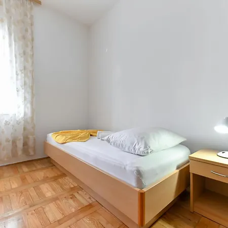 Ana-1 By Interhome Apartman Starigrad-Paklenica